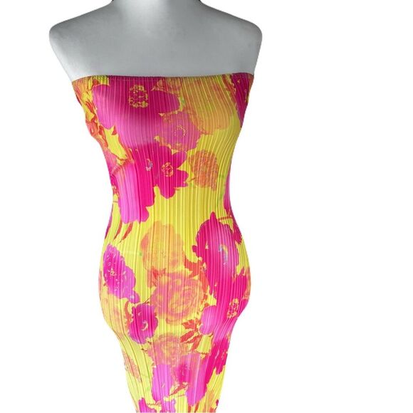 PrettyLittleThing Pink and Yellow Floral Bandeau Dress | EUC | 2 - Picture 2 of 8